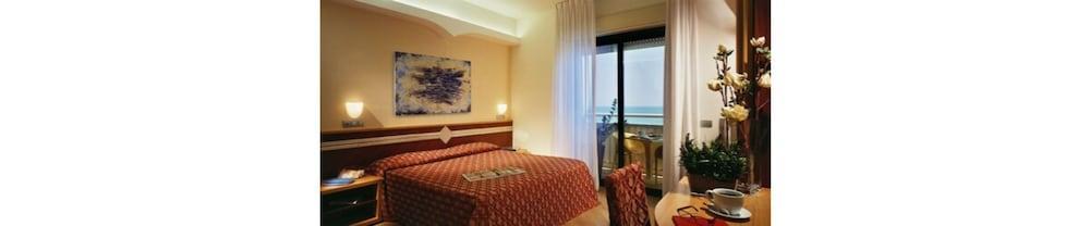 Hotel Europa Beach Village Giulianova Extérieur photo