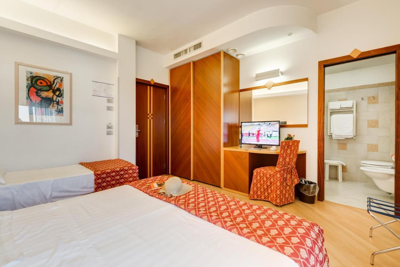 Hotel Europa Beach Village Giulianova Extérieur photo