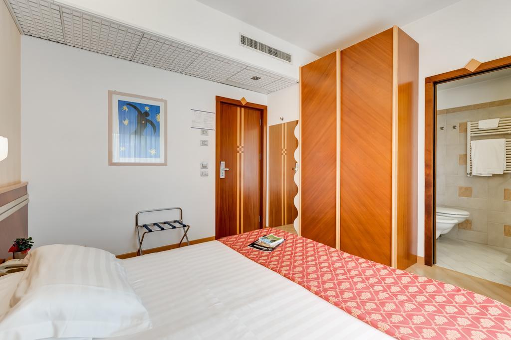 Hotel Europa Beach Village Giulianova Chambre photo