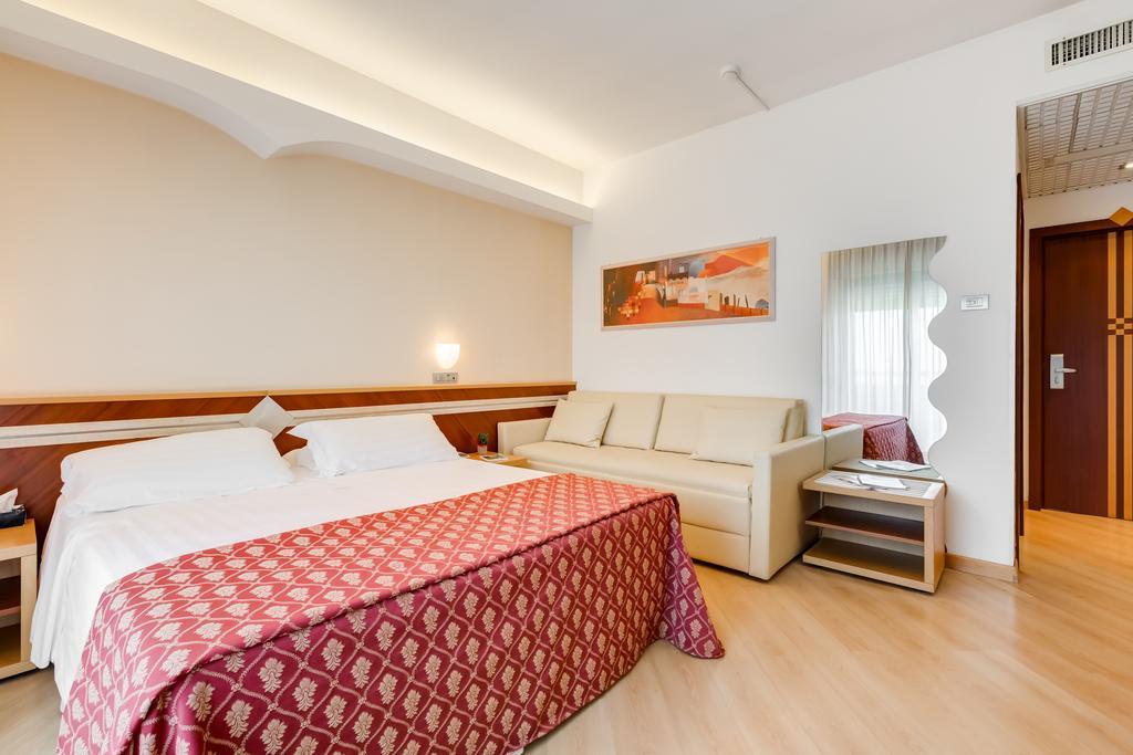 Hotel Europa Beach Village Giulianova Extérieur photo