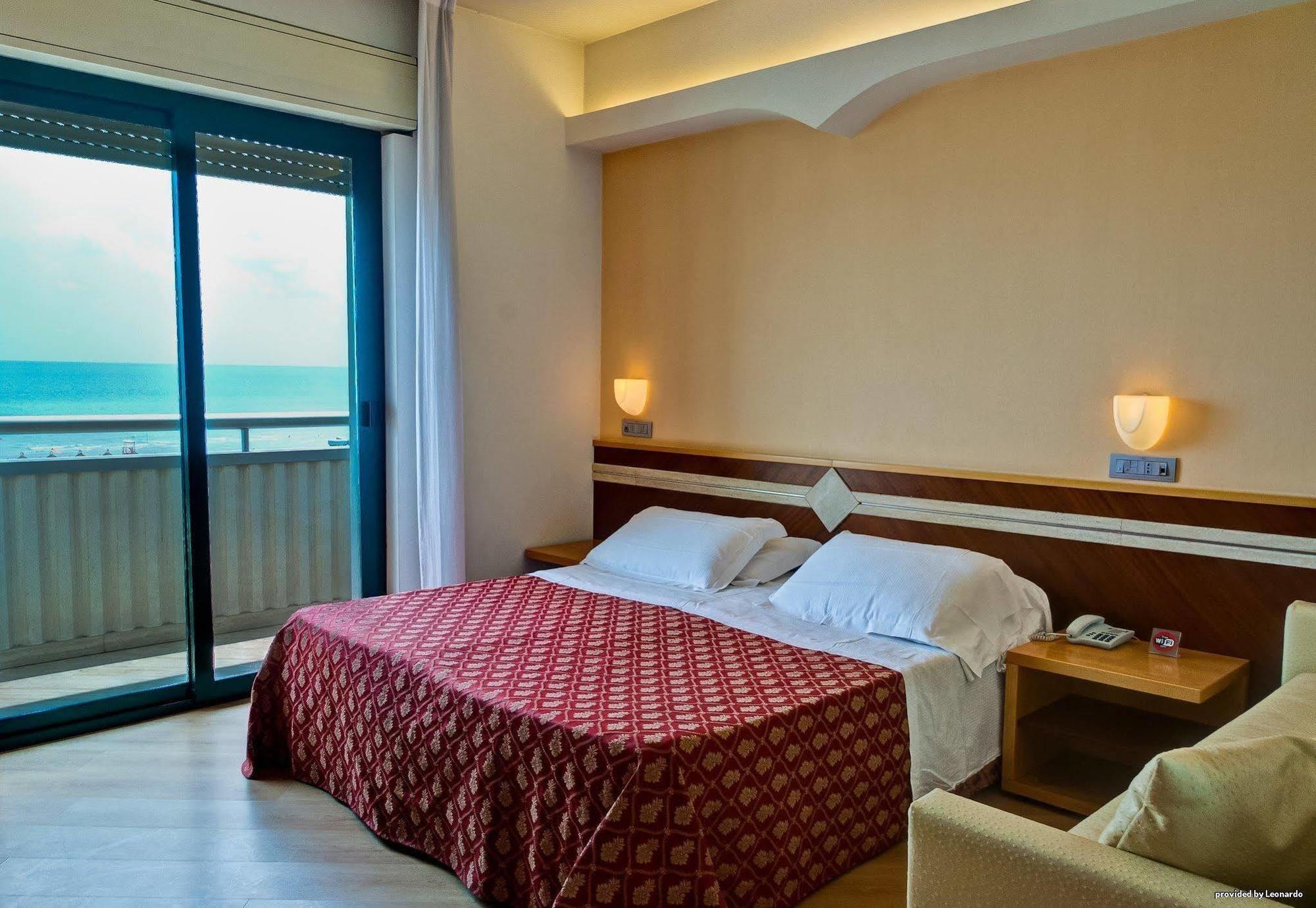 Hotel Europa Beach Village Giulianova Extérieur photo