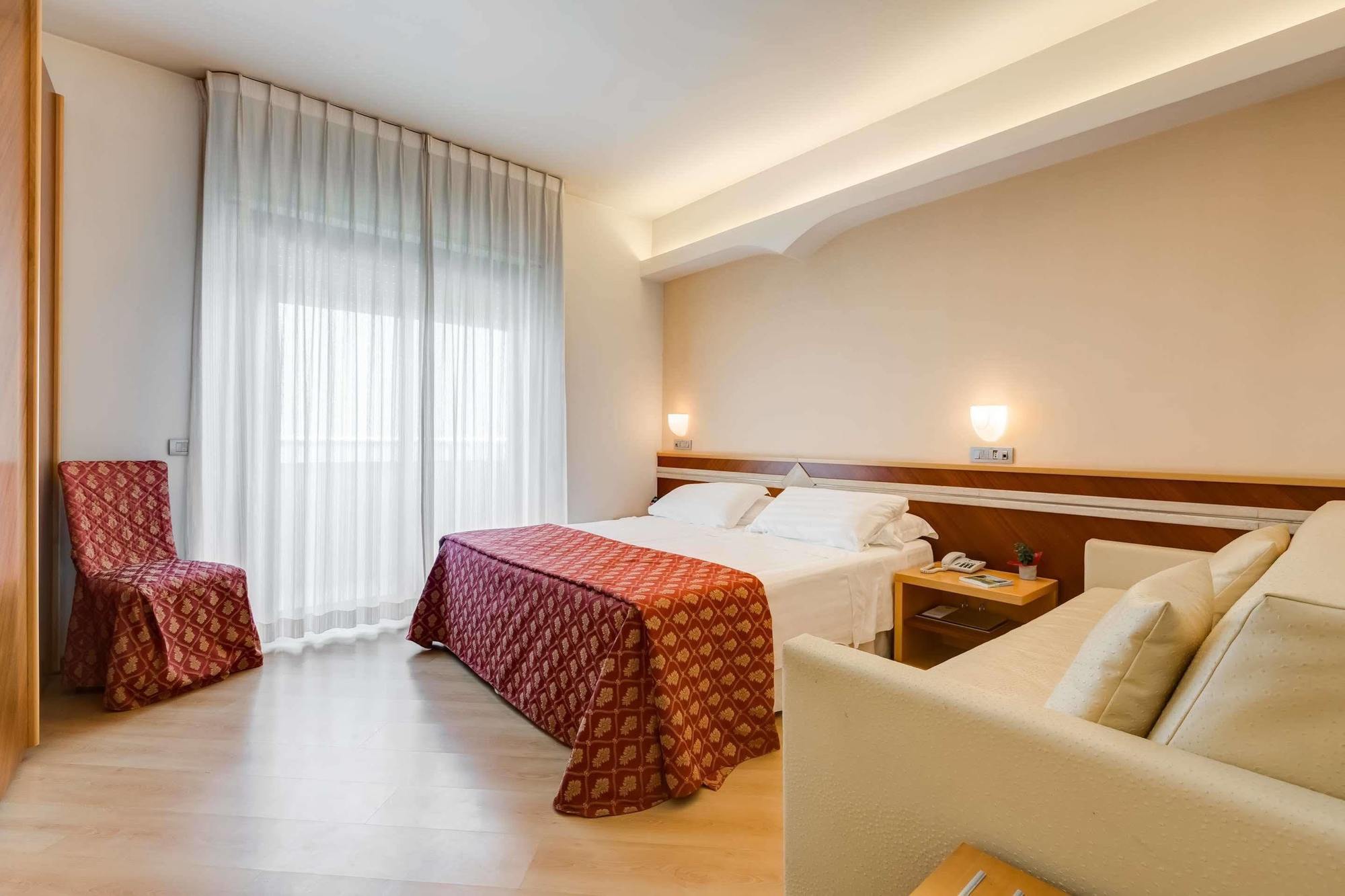 Hotel Europa Beach Village Giulianova Extérieur photo