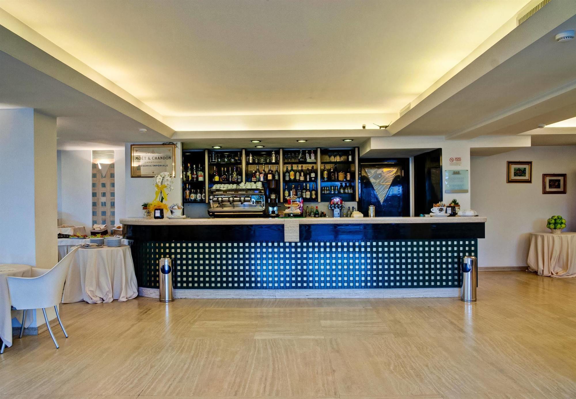 Hotel Europa Beach Village Giulianova Extérieur photo